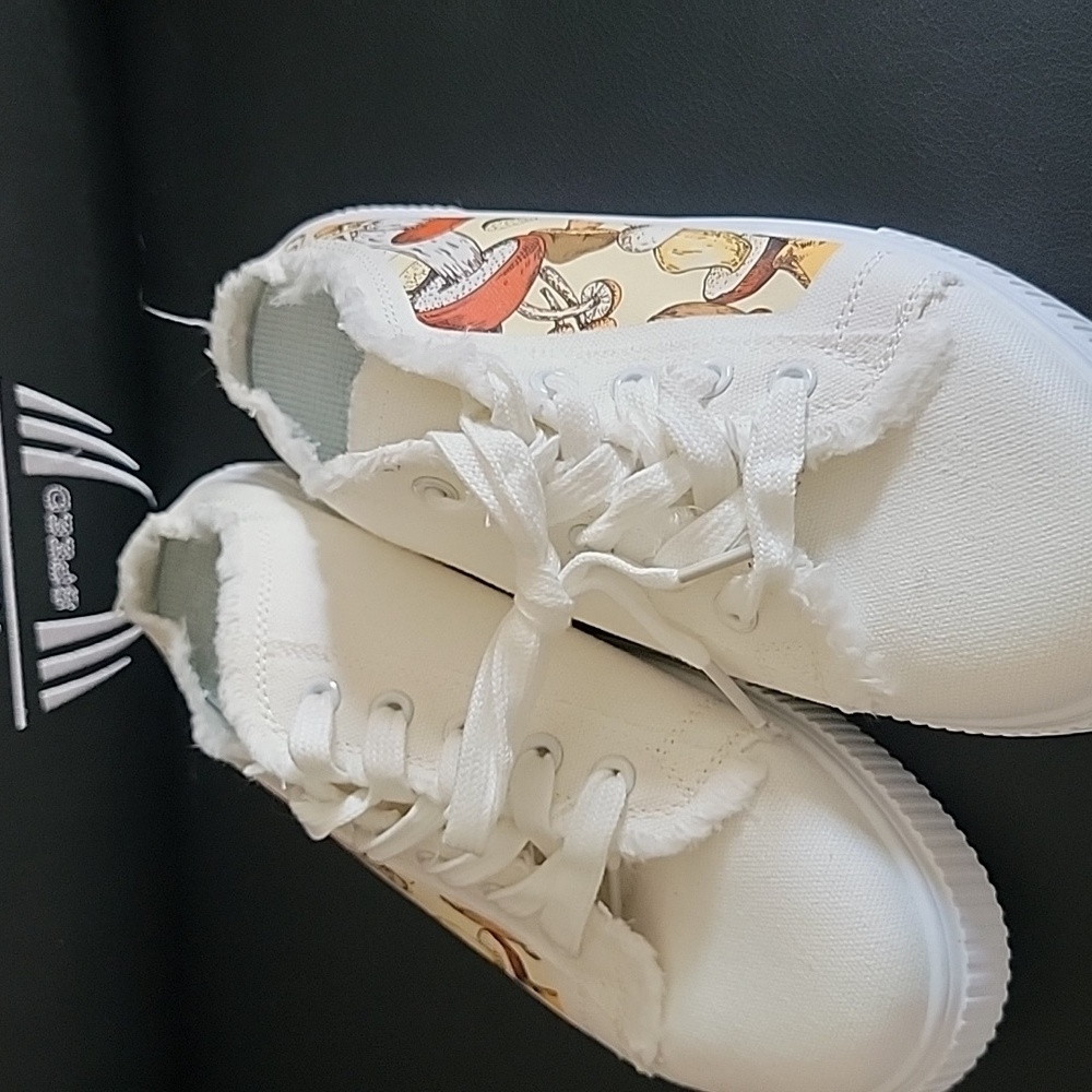 White Mushroom Shoes Womens 8, Nwt - Picture 2 of 4